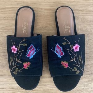 Nanette Lepore Valentina Slides Size 8 M